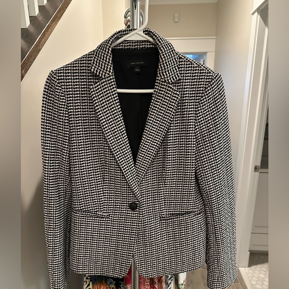 Ann Taylor Black & White Houndstooth Jacket/Blazer - Sz 6